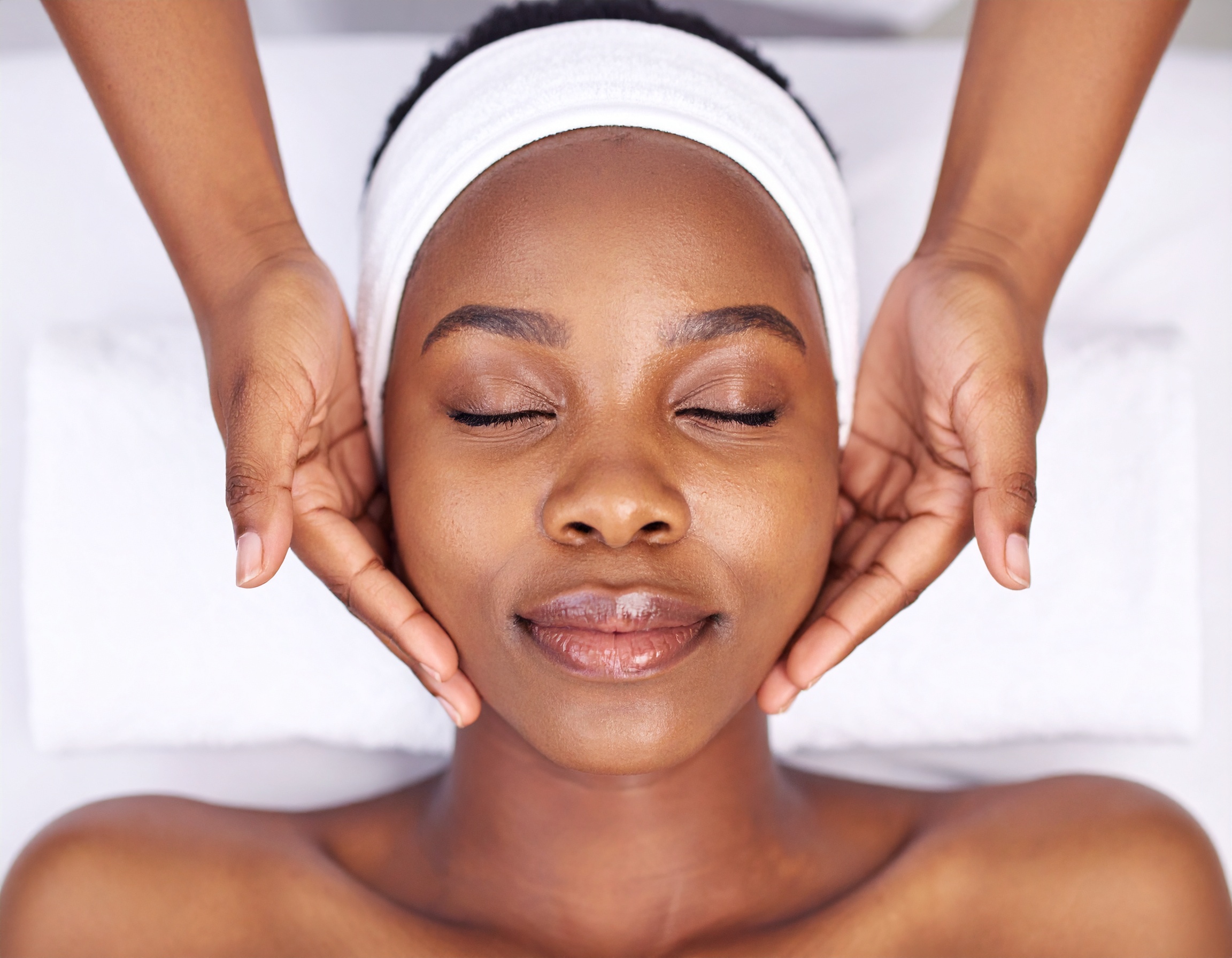 You are currently viewing Training Your Skin Early: Why Micro-Dosing in Your 20s and 30s Just Makes Sense